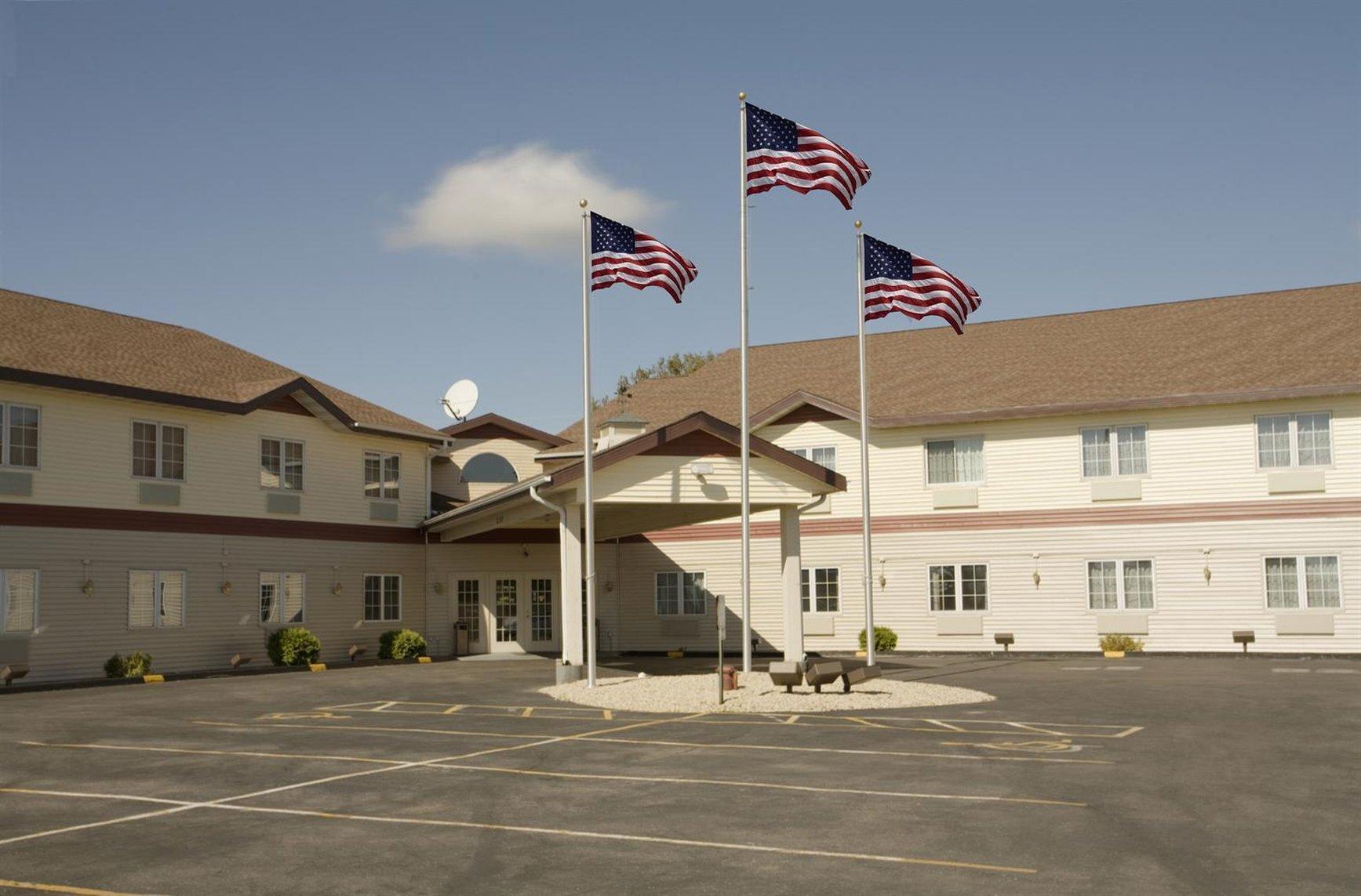 Econo Lodge Lake Mills Exterior photo